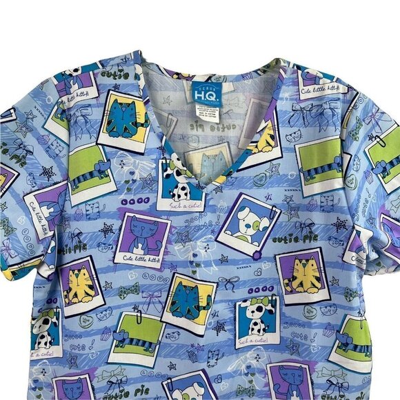 HQ V Neck Scrub Top Cat Dog All Over Print Womens Medium Vet Medical - Picture 2 of 7
